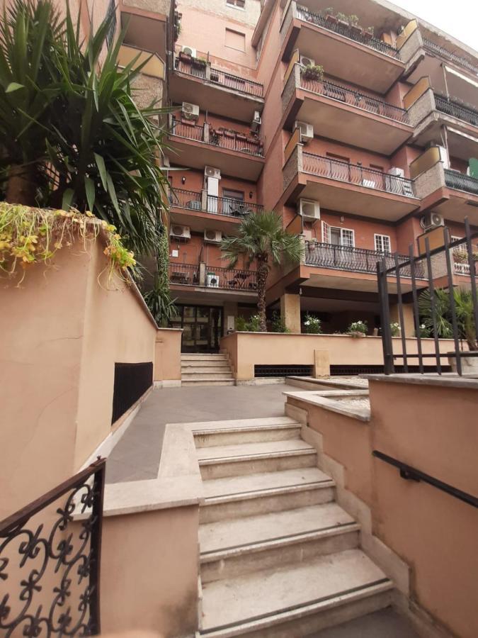 Loft Shabby Chic Con Vista Vicino Al Vaticano Apartment Rom